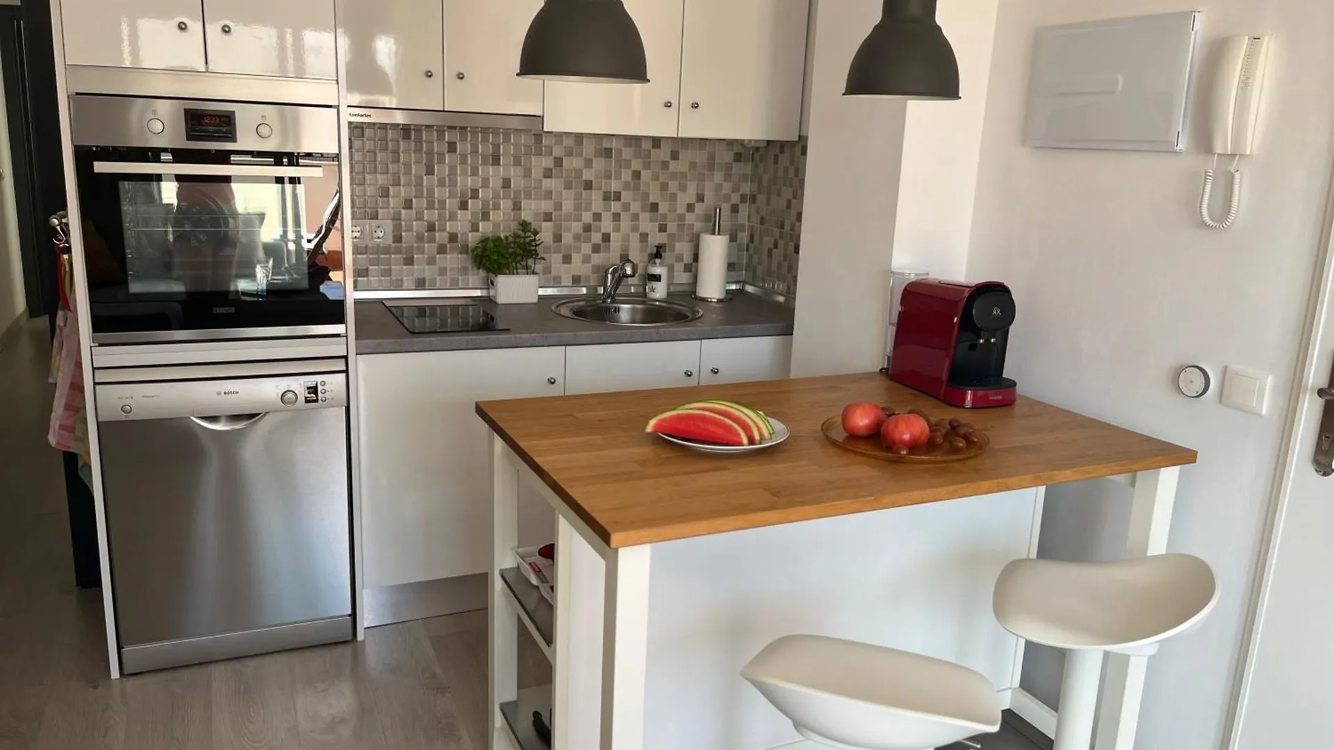 פואנגירולה Lets In The Sun - Apartments Clavel ספרד