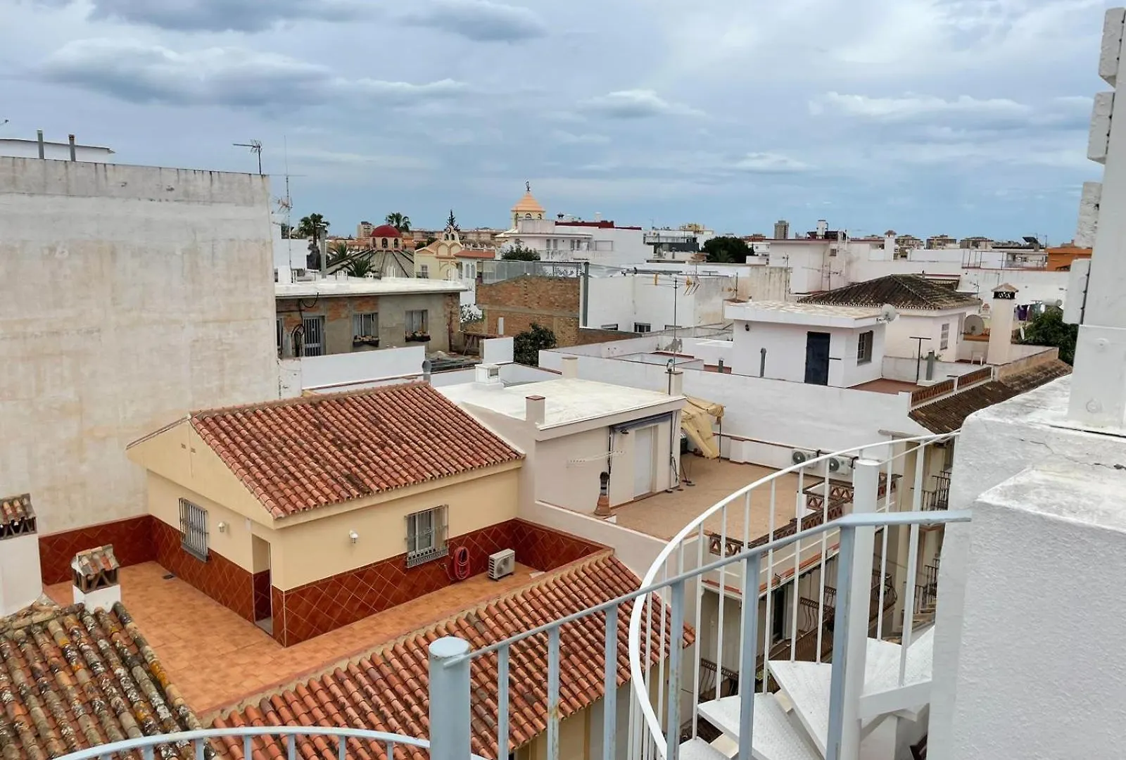 פואנגירולה Lets In The Sun - Apartments Clavel