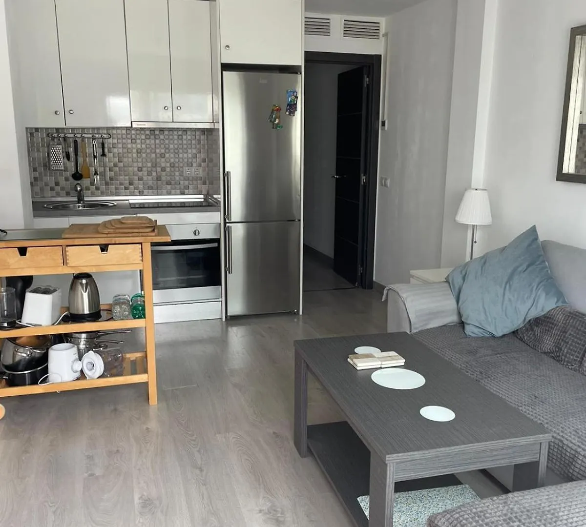 פואנגירולה Lets In The Sun - Apartments Clavel